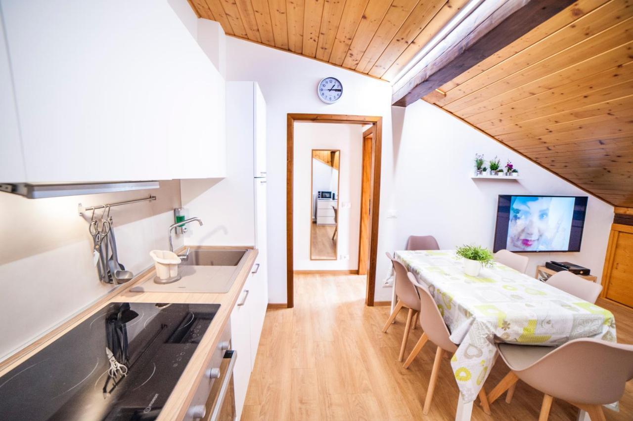 Ferienwohnung La Mansarda Di Emma Pinzolo Exterior foto