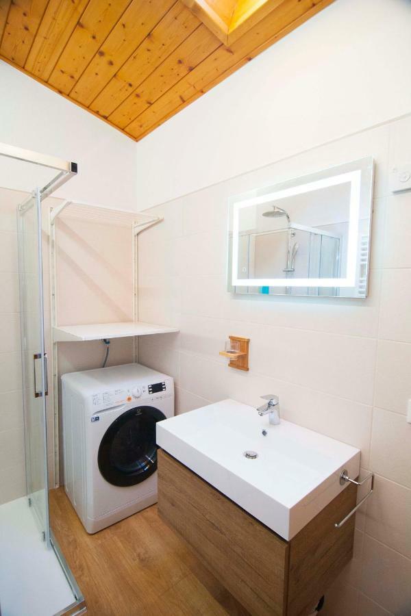 Ferienwohnung La Mansarda Di Emma Pinzolo Exterior foto