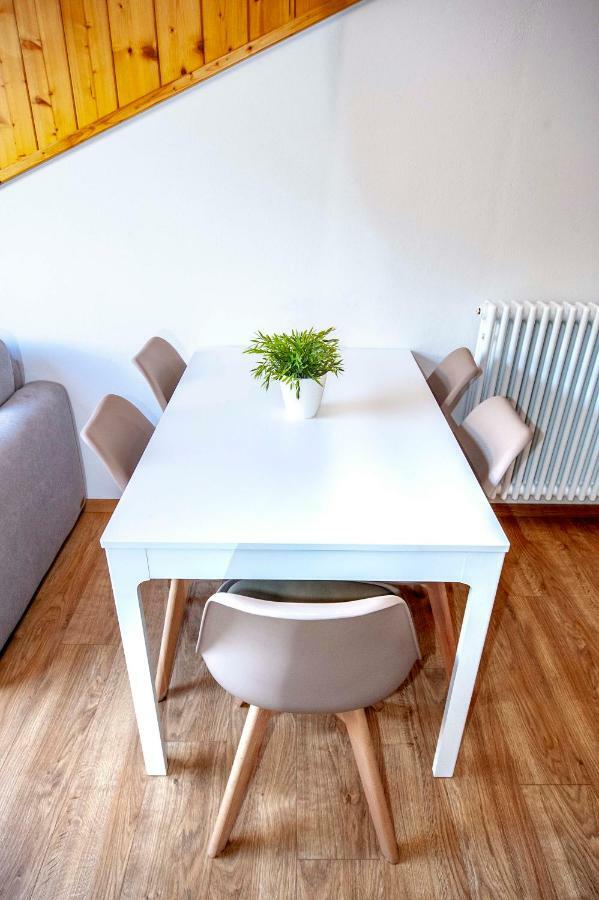 Ferienwohnung La Mansarda Di Emma Pinzolo Exterior foto